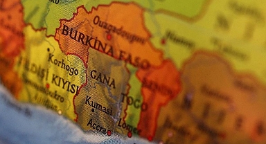 Gana'da yolcu otobüsüyle ambulansın çarpışması sonucu 16 kişi öldü