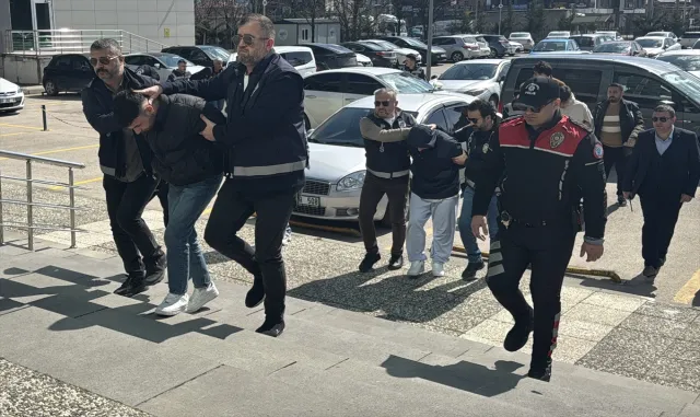 GÜNCELLEME - Bolu'da eğlence mekanına silahlı saldırı şüphelileri yaklaşık 300 saatlik kamera incelemesiyle yakalandı