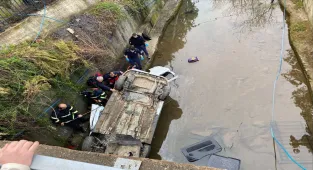GÜNCELLEME - Giresun'da dereye devrilen hafif ticari araçtaki 3 kişi öldü, 2 kişi yaralandı