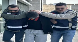 GÜNCELLEME - Interpol tarafından Rusya'da yakalanan cinayet zanlısı getirildiği Samsun'da tutuklandı