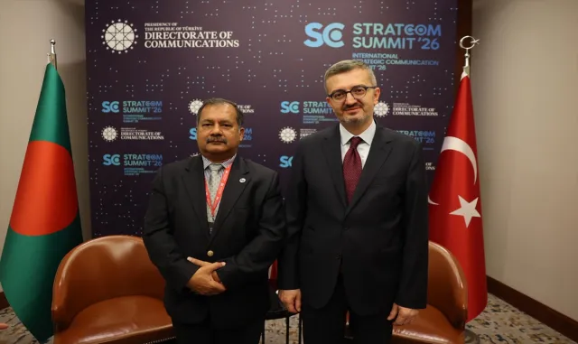 İletişim Başkanı Duran, Bangladeş Enformasyon ve Yayıncılık Bakanı Swapon'la görüştü