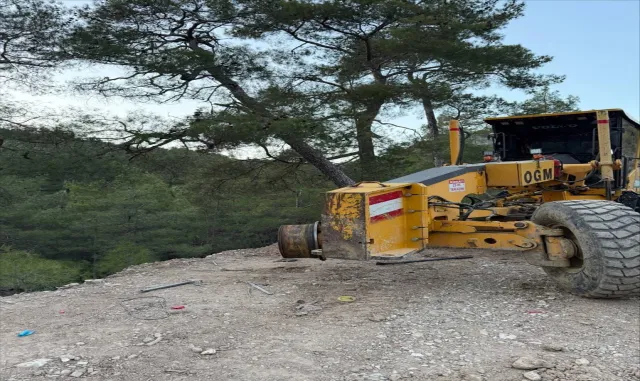 Isparta'da eşine yardım ederken lastiğin patlaması sonucu uçuruma savrulan kadın öldü
