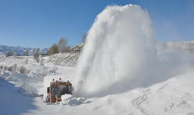 Kastamonu'da heyelan nedeniyle kapanan köy yolu ekiplerin çalışmasıyla ulaşıma açıldı