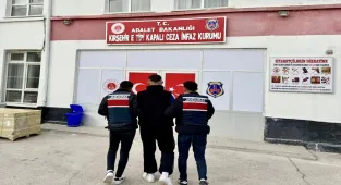 Kırşehir'de cezaevinden izinli çıkan hükümlü uyuşturucu operasyonunda yakalandı