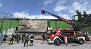 Kocaeli'de sunta fabrikasında çıkan yangın söndürüldü