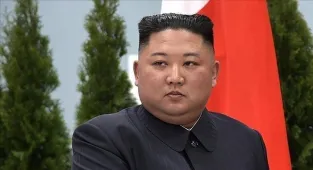 Kuzey Kore lideri Kim Jong-un'un kızı tank kullandı