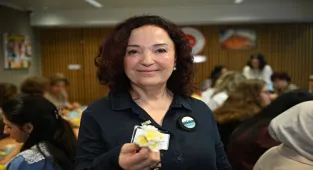 Türkiye'nin Brüksel Başkonsolosluğunda ipek kozaları kadınların elinde sanat eserine dönüştü