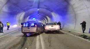 Artvin'de hafif ticari aracın pikapla çarpıştığı kazada 7 kişi yaralandı