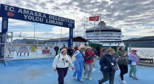 Astoria Grande kruvaziyeri 1060 yolcusuyla Amasra'ya geldi