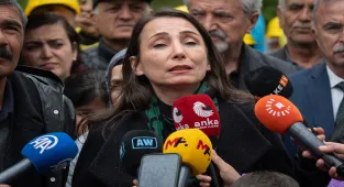 DEM Parti Eş Genel Başkanı Hatimoğulları, Ankara'da eylem yapan maden işçilerini ziyaret etti