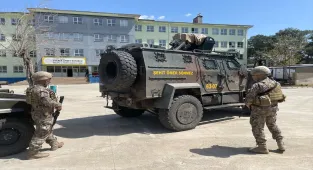 GÜNCELLEME 3 - Siverek'te silahlı saldırının gerçekleştiği okulda eğitime 4 gün ara verildi