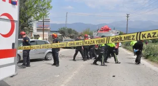 GÜNCELLEME - İzmir'de zincirleme trafik kazasında 2 kişi öldü, 2 kişi yaralandı