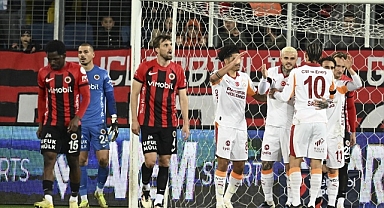 Icardi ve Yunus attı: Galatasaray ilk yarıyı 2-0 önde kapattı