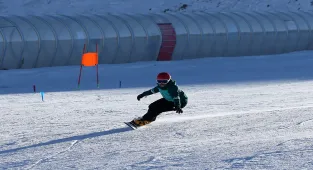 Kars'ta kayak ve snowboard kursları tamamlandı 