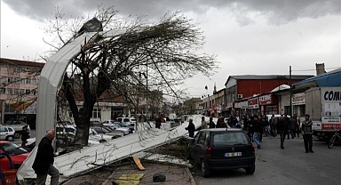 Kayseri'de kuvvetli rüzgâr ve fırtına bekleniyor (2 Nisan 2026)