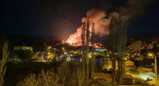 Manisa'da çıkan ev yangınında 1 kişi dumandan etkilendi