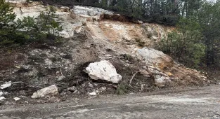 Mengen'de sağanak heyelana neden oldu