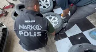 Mersin'de pikabın lastiklerine gizlenmiş 8 kilo 266 gram eroin ele geçirildi