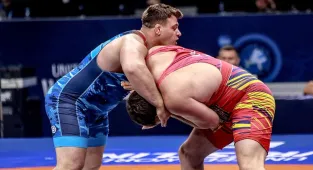 Milli sporcu Nesrin Baş, Avrupa Güreş Şampiyonası'nda kadınlar 68 kiloda altın madalya kazandı.