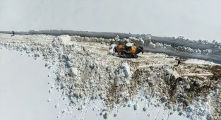 Muş ve Bitlis'te ekipler nisanda karla mücadele çalışması yürütüyor