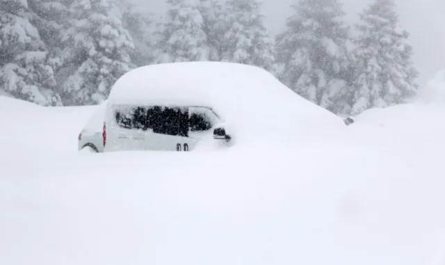 Palandöken Kayak Merkezi'nde kar kalınlığı 2 metreyi aştı