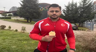 Rekortmen milli güreşçi Rıza Kayaalp, duygularını AA'ya anlattı: