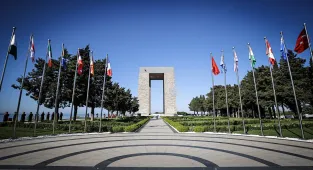 Şehitler Abidesi'nde Çanakkale Kara Savaşları'nın 111. yılı töreni düzenlendi