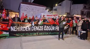 Sinop'ta İsrail ordusunun Küresel Sumud Filosu'na saldırısına tepki gösterildi