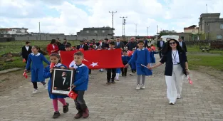 Şırnak'ta 23 Nisan Neşesi Köylerde Projesi kapsamında bando eşliğinde yürüyüş yapıldı