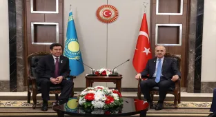 TBMM Başkanı Kurtulmuş, Kazakistan Parlamentosu Meclis Başkanı Koşanov ile görüştü 