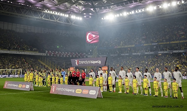 Tedesco derbide 3 değişiklik yaptı, Fenerbahçe sahaya 11 yabancıyla çıktı
