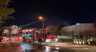 Tuzla'da fabrikada çıkan yangın söndürüldü