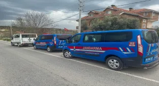 Uşak'ta bahçe duvarına çarpıp devrilen otomobilde 1 kişi öldü