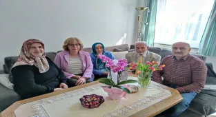Almanya'ya gelen ilk kuşak işçilerden 90 yaşındaki Çığır'a Osnabrück Belediye Başkanı'ndan ziyaret