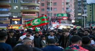 Amed Sportif Faaliyetler'in Süper Lig'e yükselmesi Diyarbakır'da coşkuyla kutlandı
