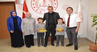 Beypazarı'nda ikiz kardeşler, su tasarruf yarışmalarında başarı gösterdi