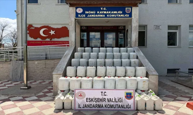 Eskişehir'de 2 bin 270 litre sahte sıvı gübre ele geçirildi