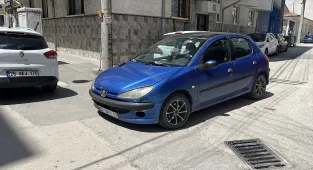 Eskişehir'de otomobil ile motosikletin çarpıştığı kazada 1 kişi yaralandı
