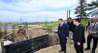 Eskişehir Valisi Yılmaz, Yunus Emre Dijital Deneyim Merkezi inşaatını inceledi