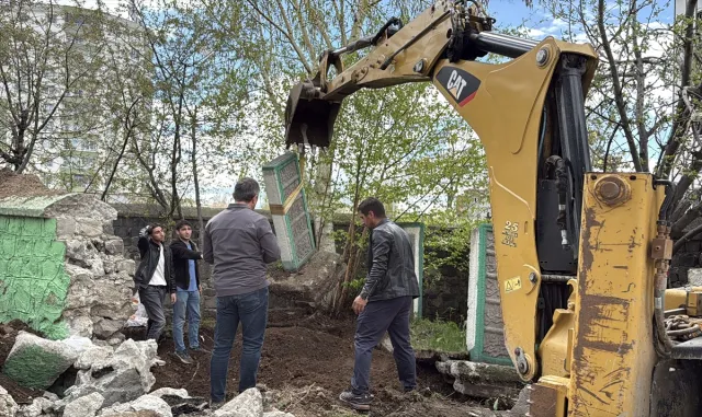 GÜNCELLEME - Erzurum'da kabristandaki kazı usulsüz yapıldığı iddiasıyla durduruldu