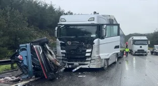 GÜNCELLEME - Tarsus-Pozantı Otoyolu'nda 3 aracın karıştığı kazada 1 kişi hayatını kaybetti, 6 kişi yaralandı