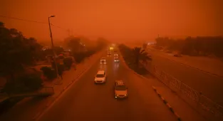 Irak’ın Necef kentinde kum fırtınası etkili oldu