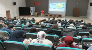 Kırşehir'de polis ekipleri öğrencileri bilgilendirdi