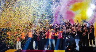 Şampiyon Galatasaray, kupasını RAMS Park'ta kaldırdı