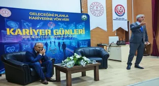 Şehit Mehmet Çifci İmam Hatip Ortaokulu'nda kariyer günleri buluşması düzenlendi