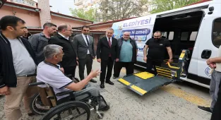 Sivas Belediyesinden engeli bireylere araç desteği 