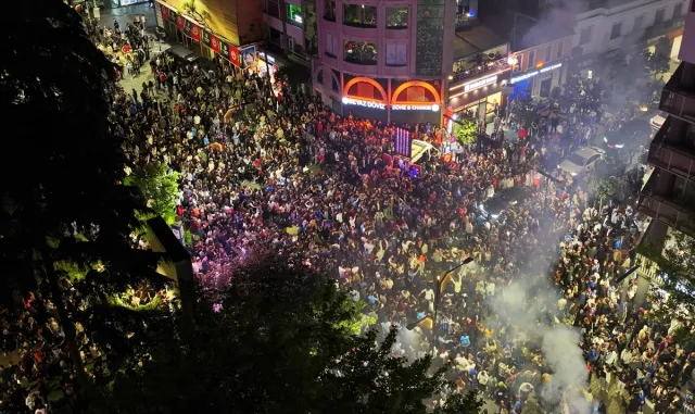 TRABZON - (DRON ) - Trabzonsporlu taraftarlar, Ziraat Türkiye Kupası şampiyonluğunu kutladı