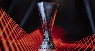 UEFA Avrupa Ligi şampiyonu Aston Villa, kupasını aldı