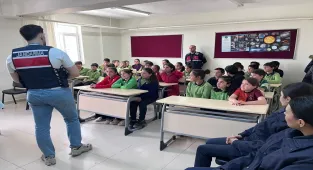 Ulaş'ta öğrencilere siber farkındalık ve bilgilendirme eğitimi verildi