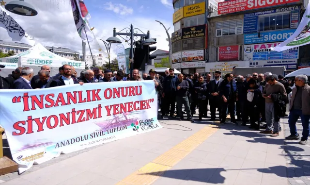 Van'da İsrail'in Küresel Sumud Filosu'na saldırısına tepki gösterildi